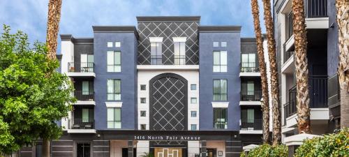 Noho Haven 2 bed Apt with FREE Parking — 4-Star Luxury Hotel in North Hollywood, United States