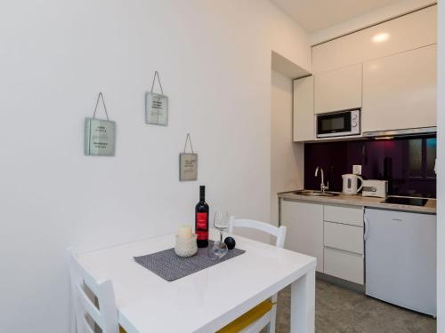 Apartments L&M Studio Apartment with Terrace Vlahini