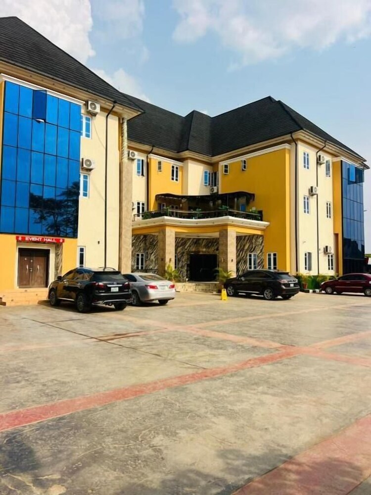 Leons Hotel and Suite in Owerri, Nigeria