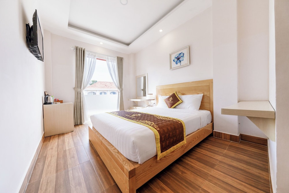Golden Bee Hotel - carbon neutral hotel in Da Lat