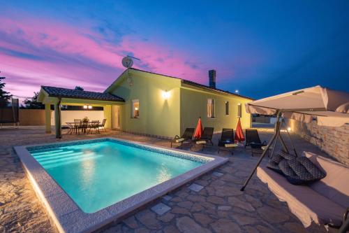 Villa Nora a Private Villa with Pool Minutes From the Beach — 4-Star Luxury Hotel in Bale, Croatia