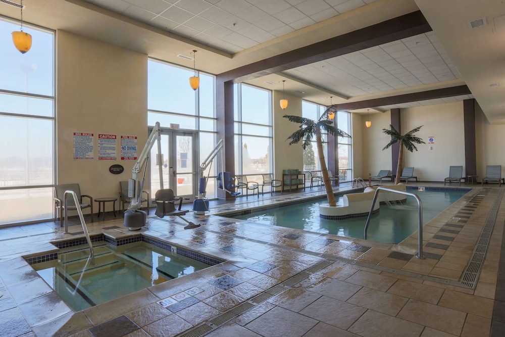 DoubleTree by Hilton Bay City Riverfront - photo 46