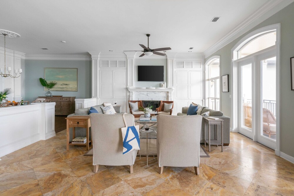 Promenade by Avantstay Beach Front Mansion w Breathtaking Views & Pool - photo 11