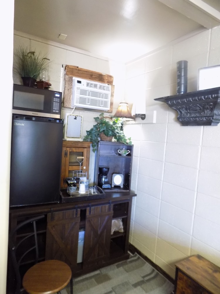 Dighton Inn - photo 44