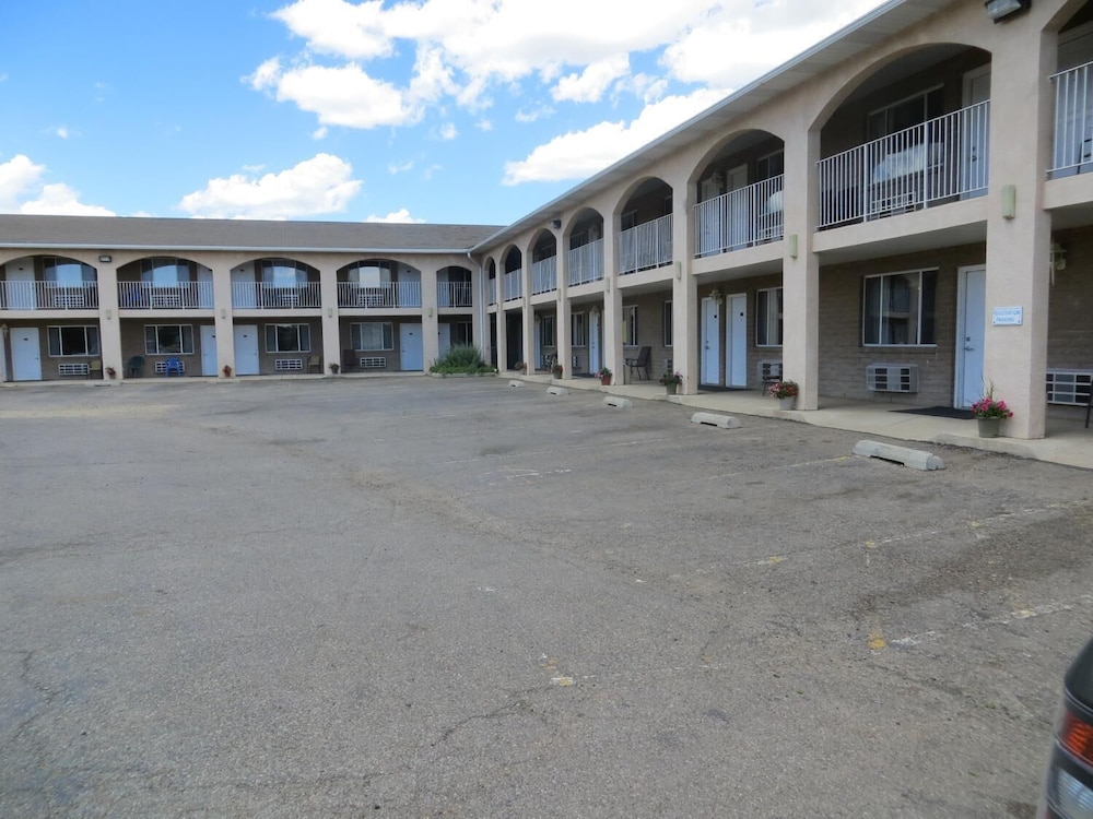 Four Corners Inn - photo 27