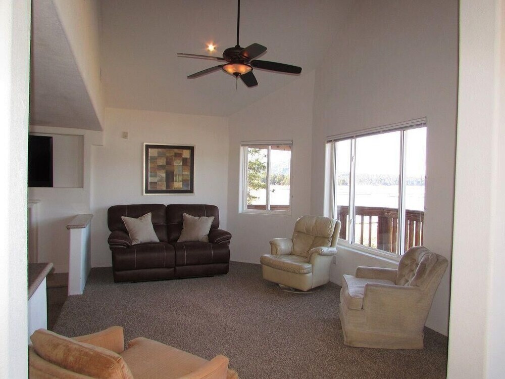 032 Lakefront Village Escape Big Bear Lake - photo 2
