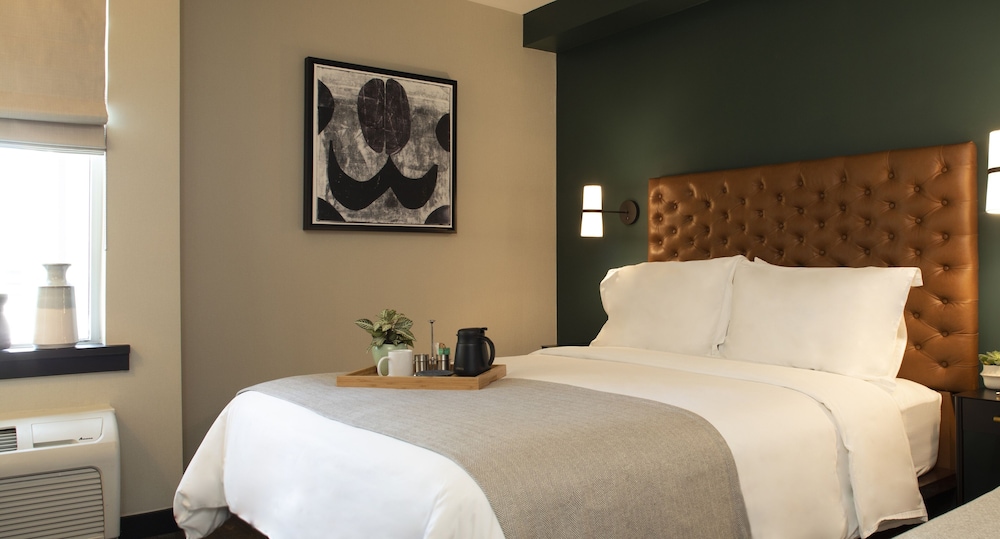 The Lloyd Stamford Tapestry Collection by Hilton - photo 6