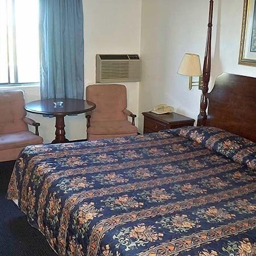 Economy Inn Wentzville - photo 8
