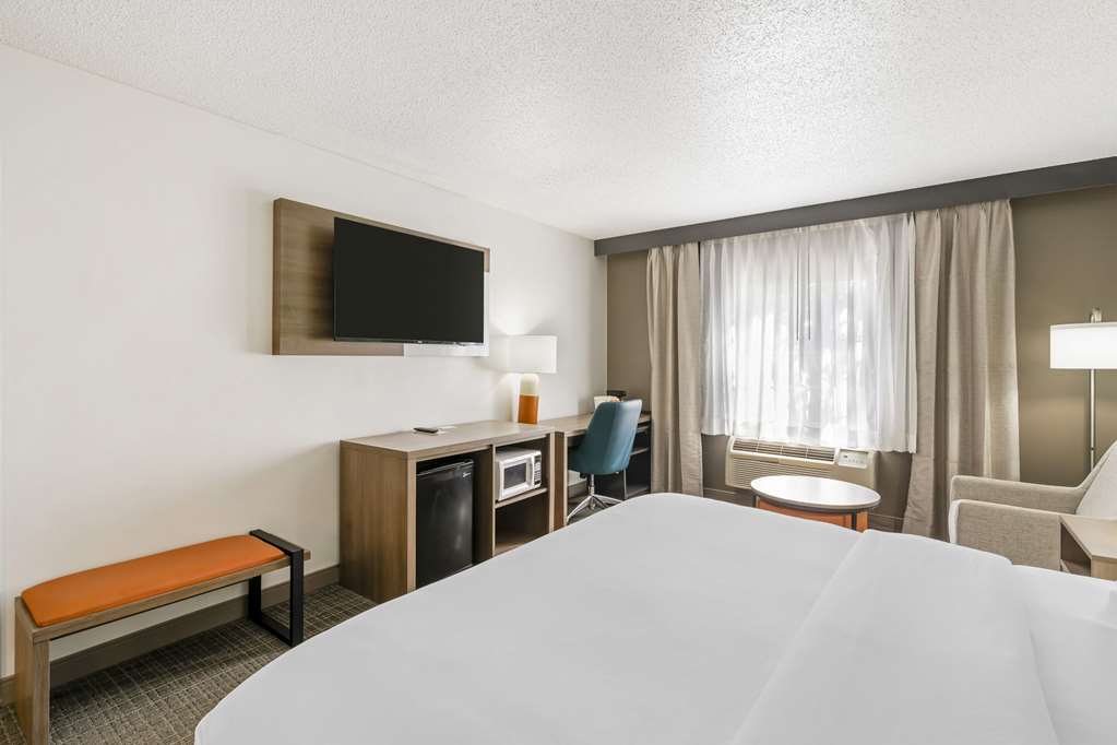 Comfort Inn & Suites Louisville Airport Fair & Expo - photo 12