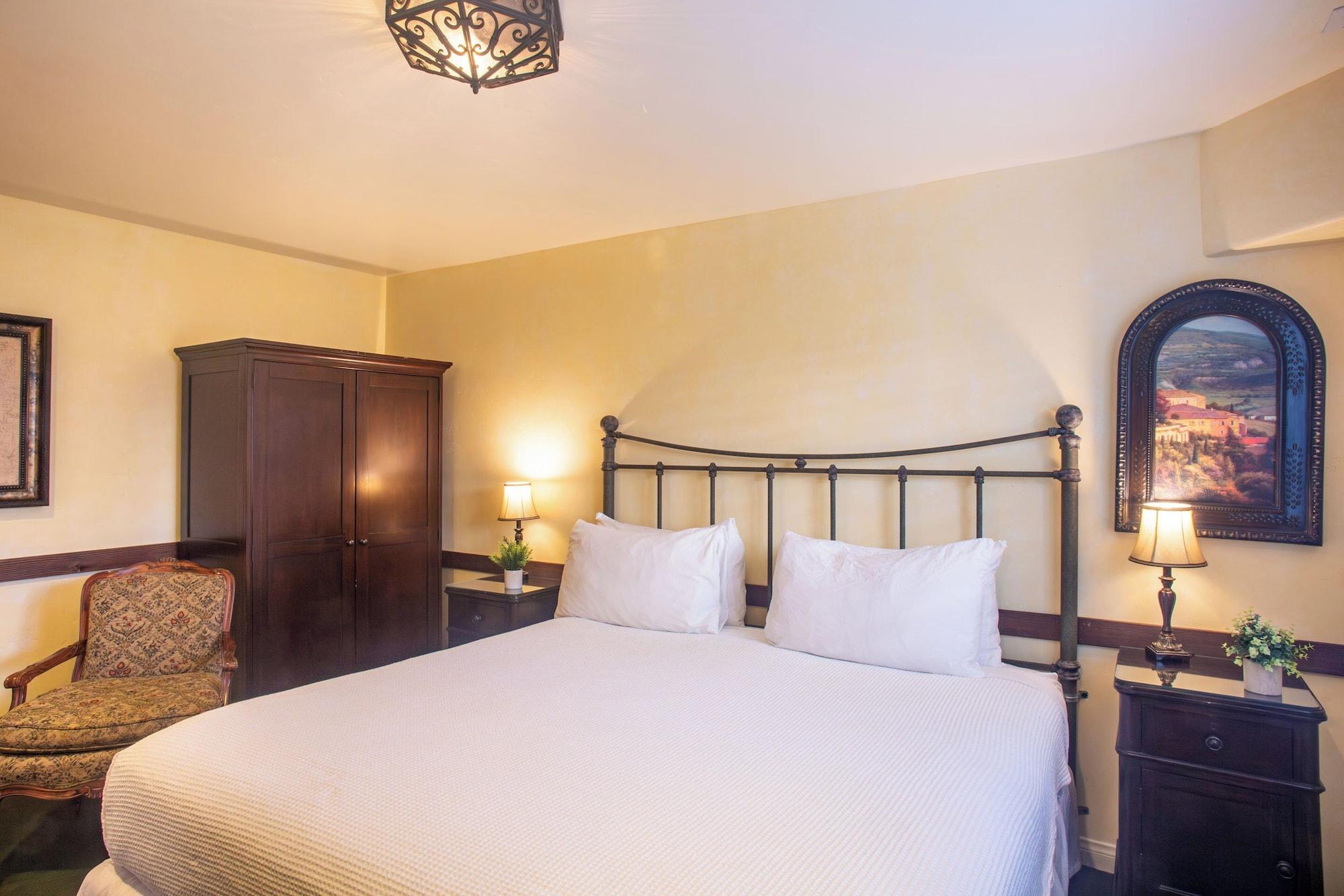 Castillo Inn at the Beach - photo 13