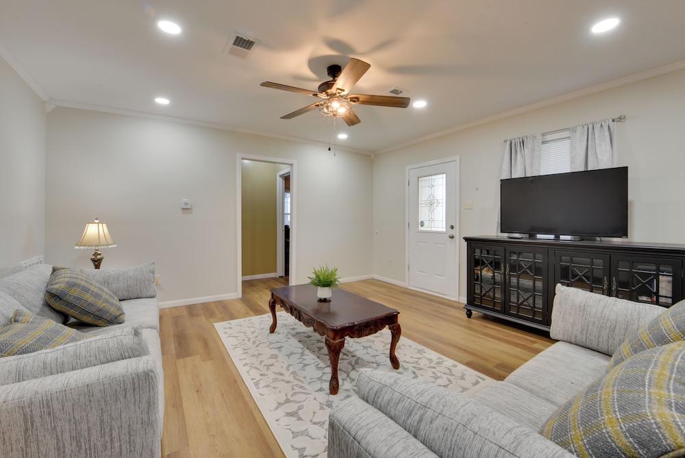 Walking Distance to Casino: Home in Westlake - photo 7