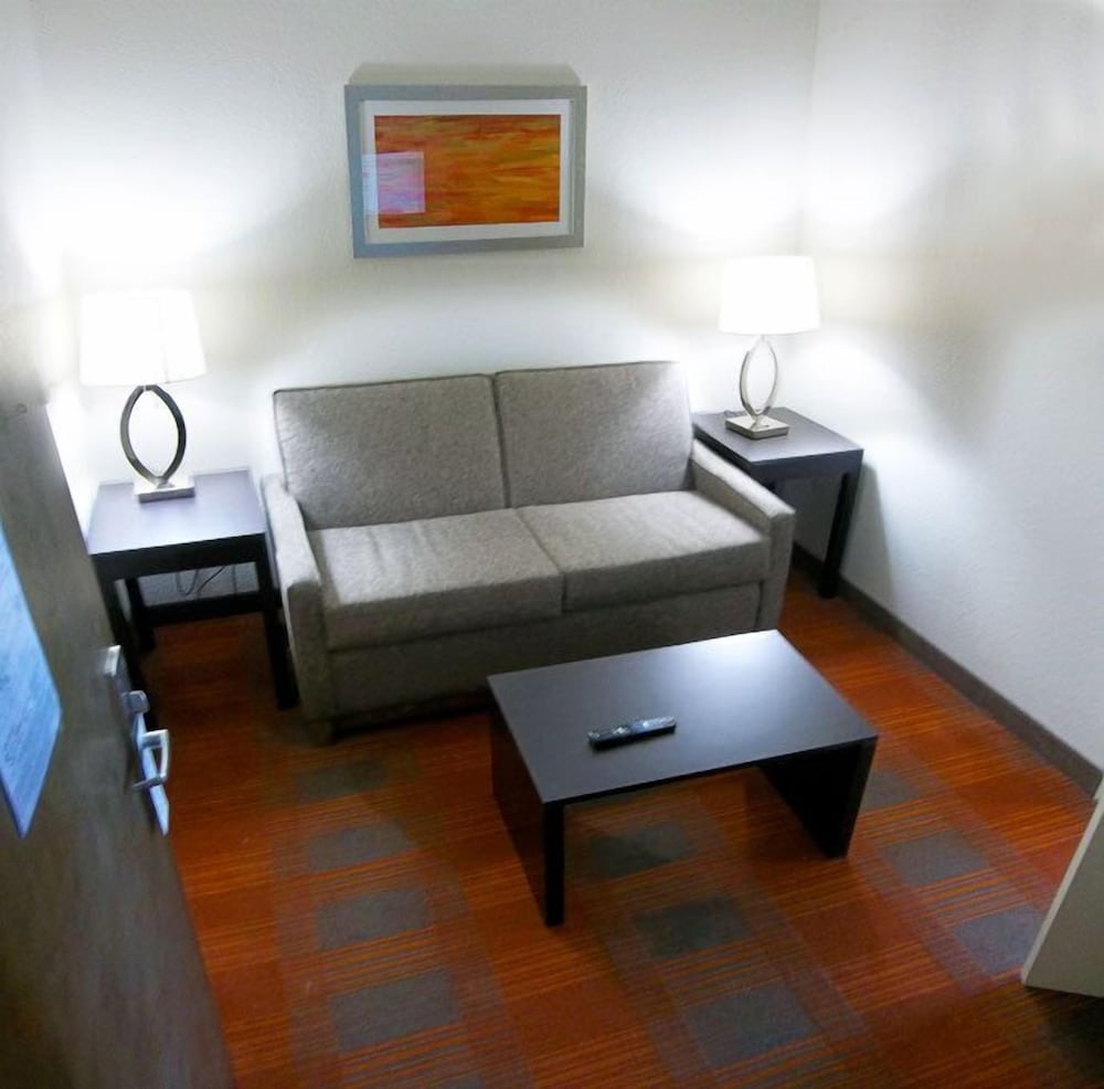 Garner Hotel Victoria East by IHG - photo 24