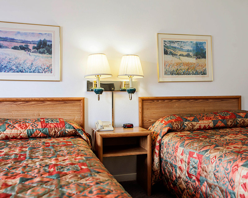 Econo Lodge West Liberty - photo 22