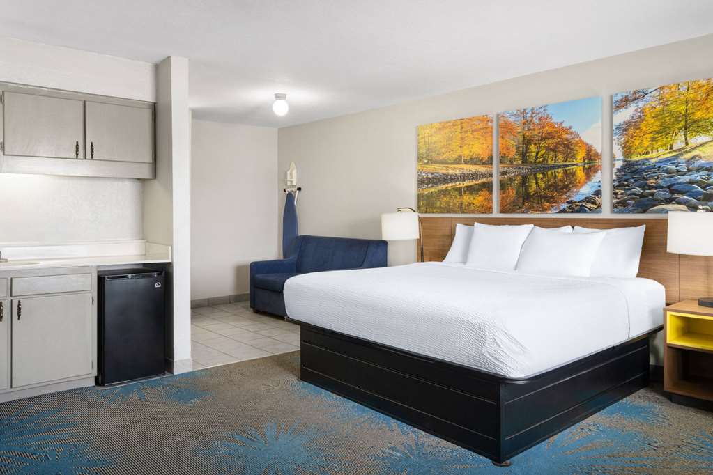 Days Inn by Wyndham Ardmore - photo 17