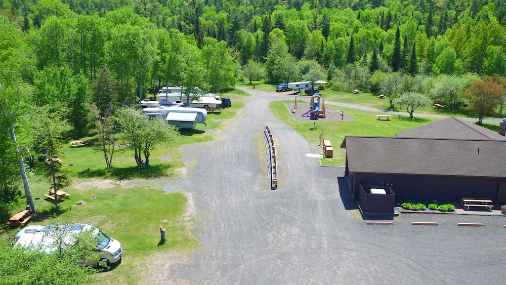 Lake Fanny Hooe Resort 2 Bed With Balcony #12 1 Bedroom Hotel Room by RedAwning - photo 19