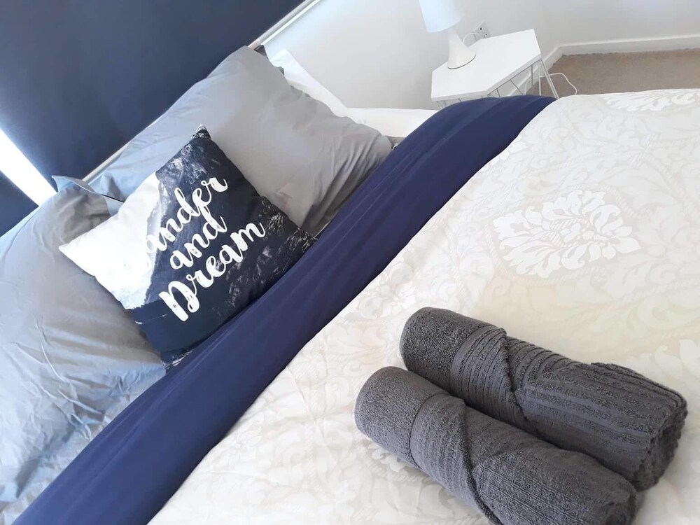 Surf N Stay Whangamata Hostel