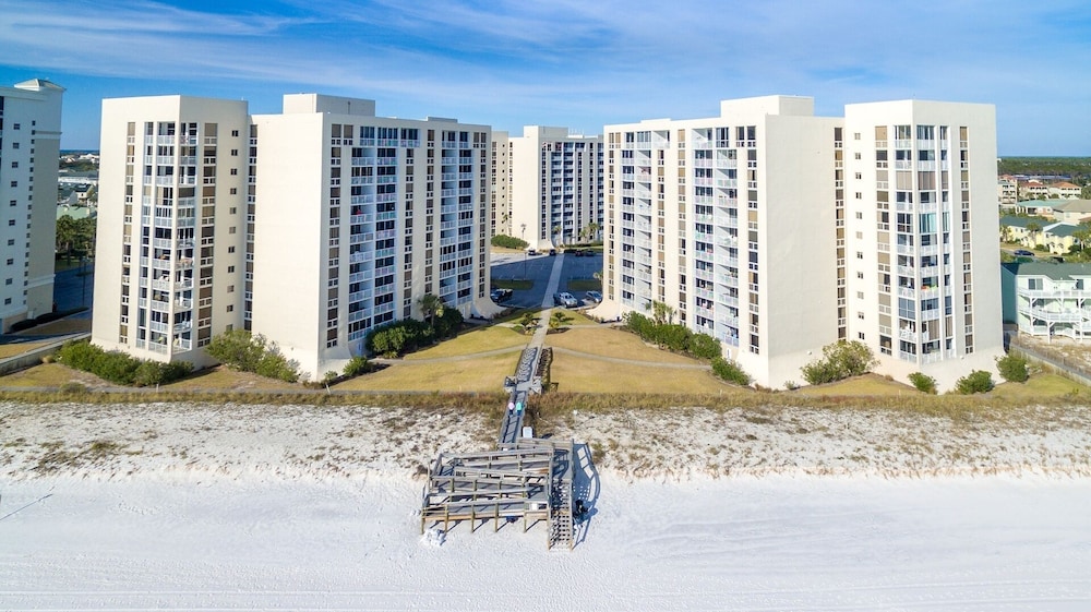 Shoreline Towers 1023 2 Bedroom Condo by RedAwning - photo 10