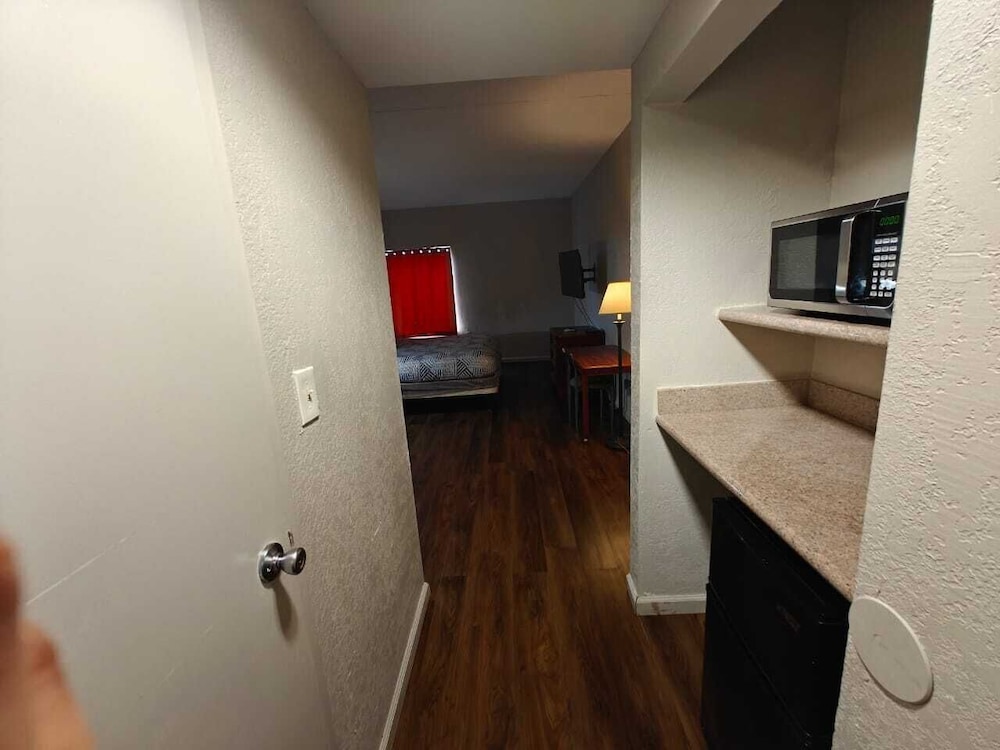 Budgetel Inns & Suites Atlanta Galleria Stadium - photo 6