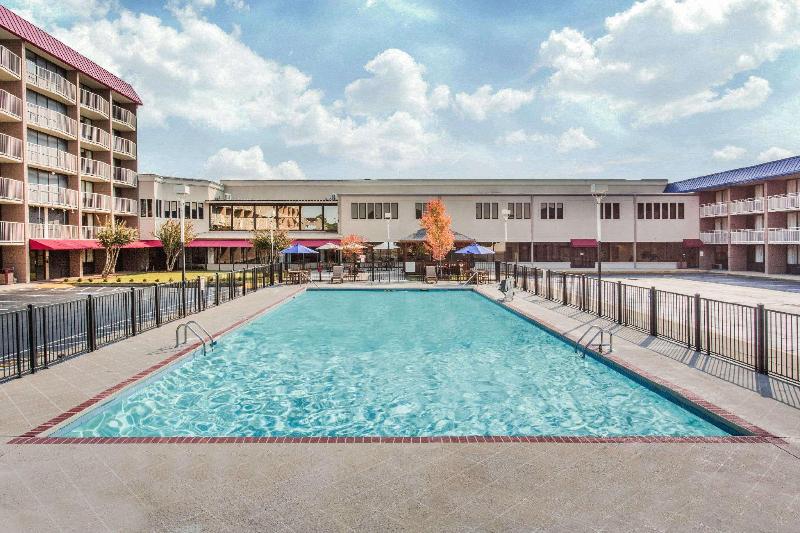 Baymont by Wyndham Fayetteville Fort Bragg Area - photo 18