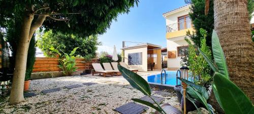Shanti Paphos Holiday House