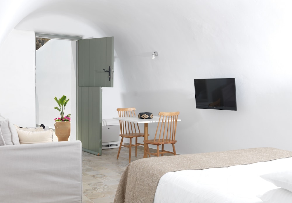 Drops Cave Houses — Fira — photo 5