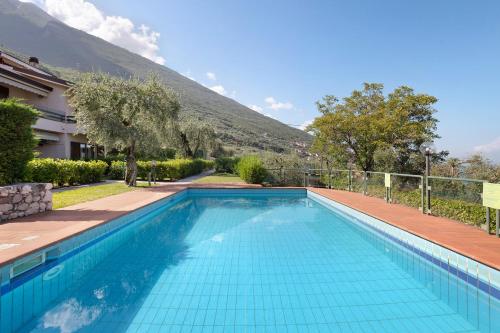Appartamenti Albatros — hotel in Brenzone