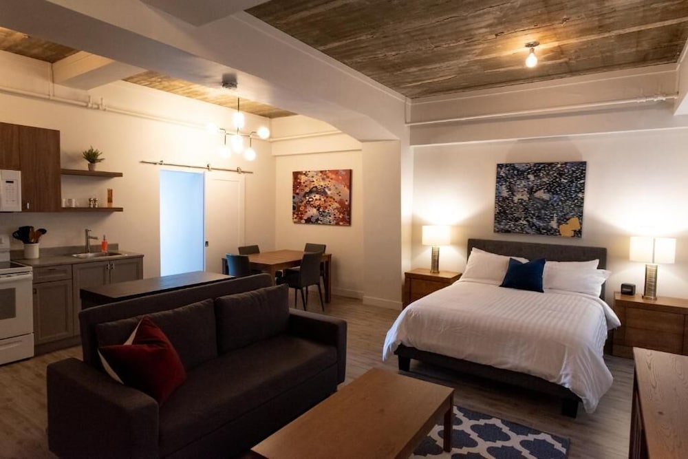 Le Central — 4-Star Luxury Hotel in Rouyn-Noranda, Canada