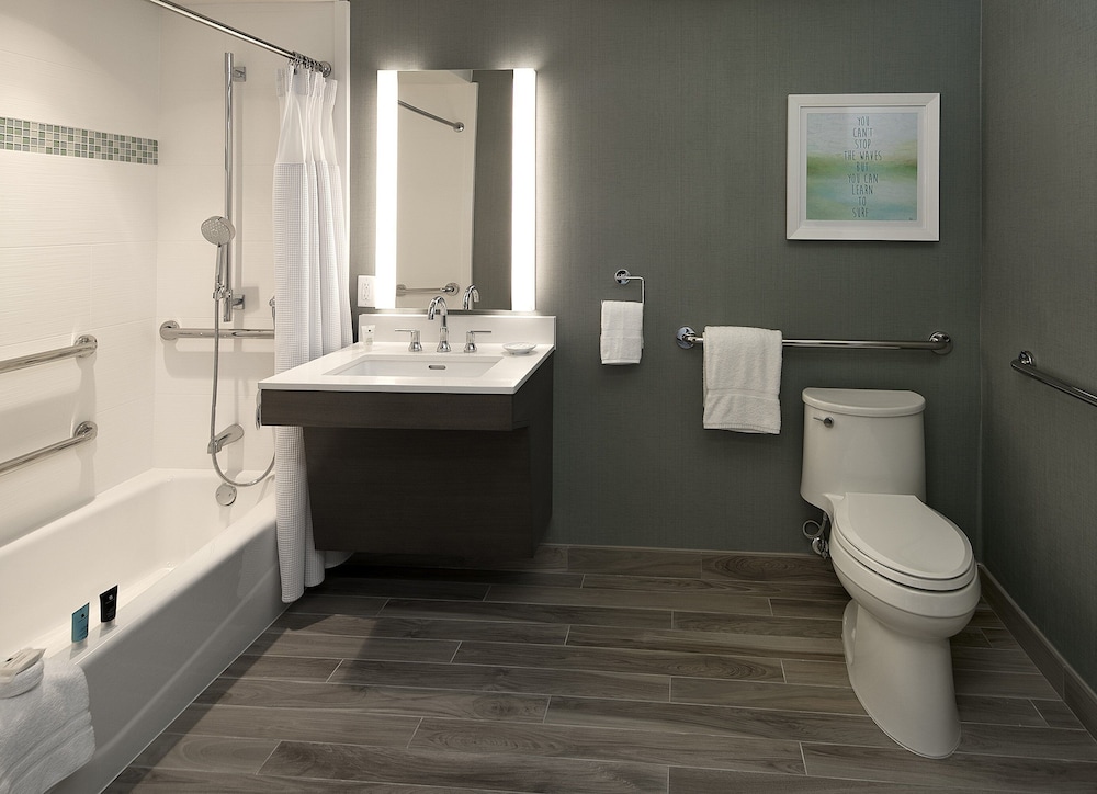 Crowne Plaza Ventura Beach by IHG - photo 39