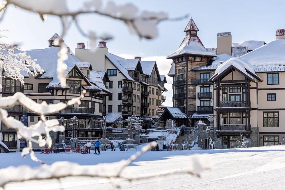 Tamarack Resort - carbon neutral hotel in Cascade