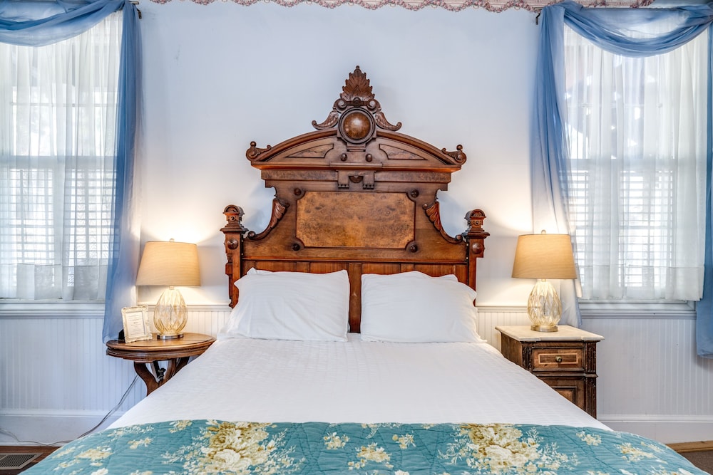 The Dutch Flat Hotel - photo 13