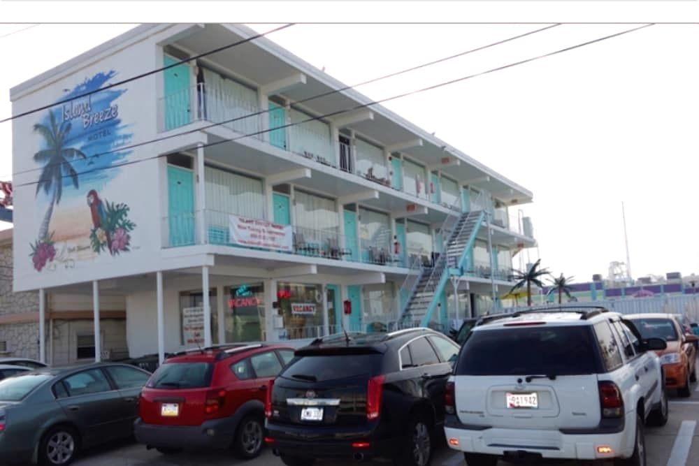 Island Breeze Motel - photo 12