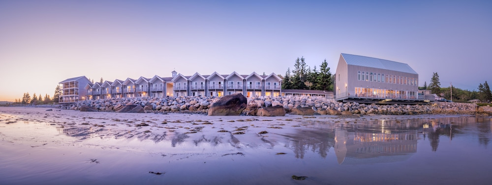 The Quarterdeck Resort in Shelburne, Canada