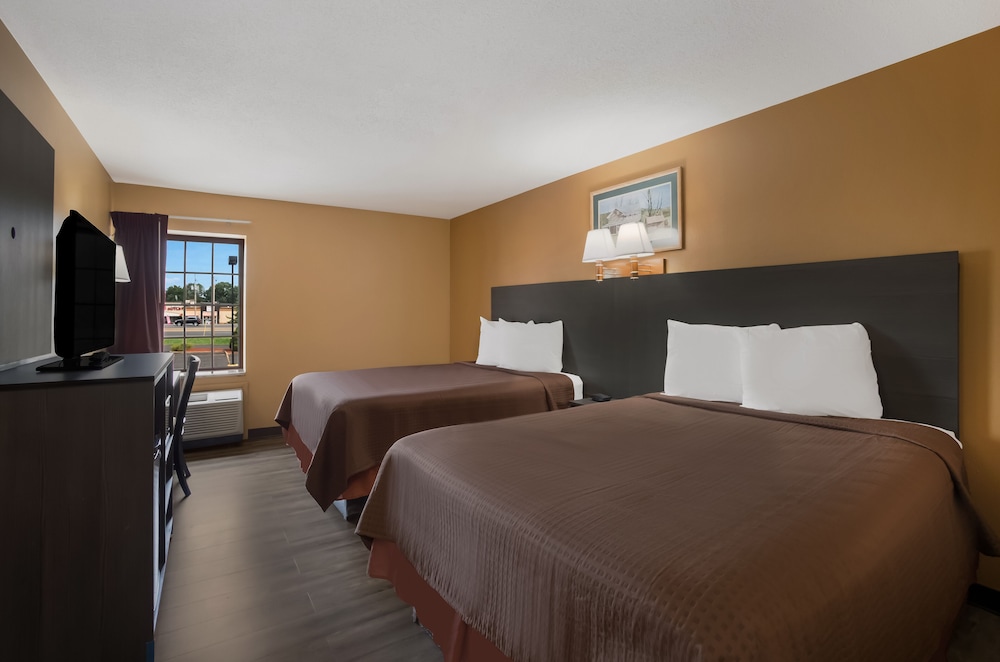 Econo Lodge Allentown North - photo 2