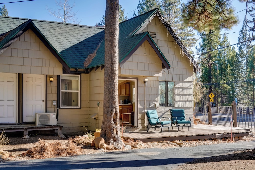 Spa & Beach Access: Resort Condo in Tahoe Vista - photo 10