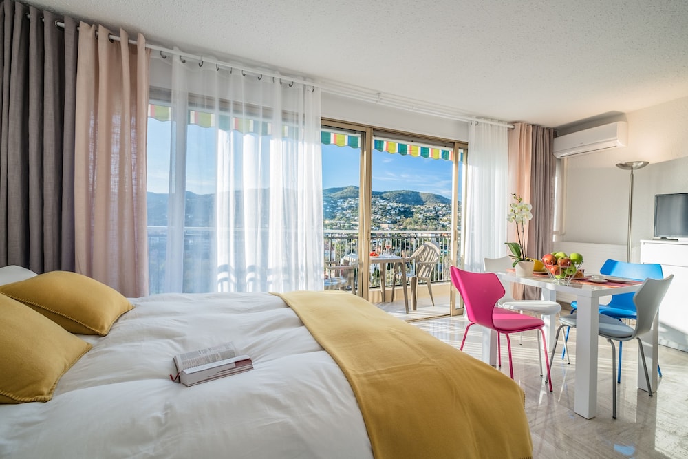 Cannes Marina Appart Hotel Mandelieu — 4-Star Luxury Hotel in Mandelieu-La-Napoule, France