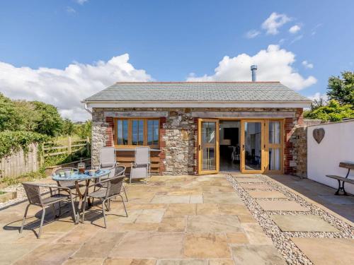 2 Bed In Bideford Oc 62964 — Appledore