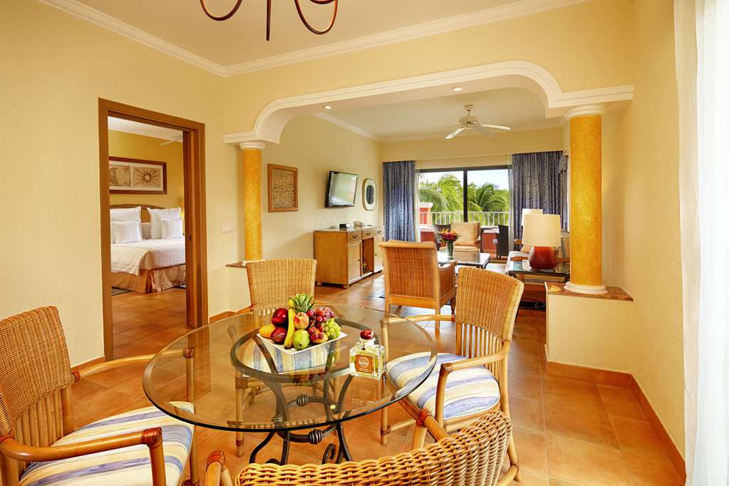 BMAYACO ROOM