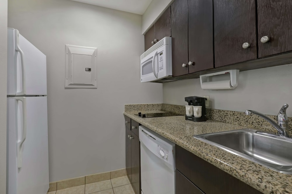 Homewood Suites by Hilton McAllen - photo 20
