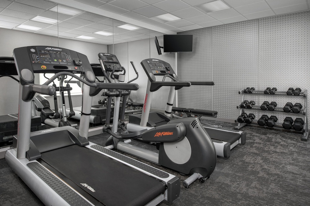 Fairfield Inn & Suites by Marriott Roanoke Hollins I 81 - photo 27