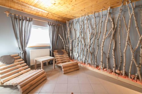 Folkowy Dom dla 14 osób z sauną i grillowiskiem Dream Apart — 4-Star Luxury Hotel in Szczyrk, Poland