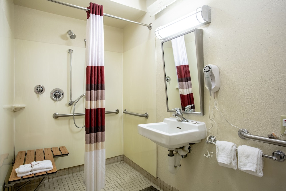 Red Roof Inn PLUS Washington DC Alexandria - photo 25