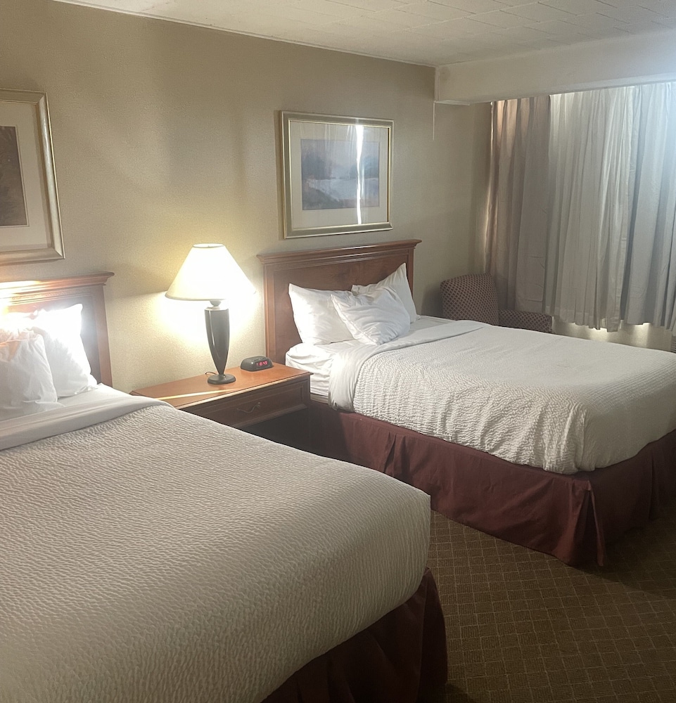Ramada by Wyndham Beaver Falls - photo 9