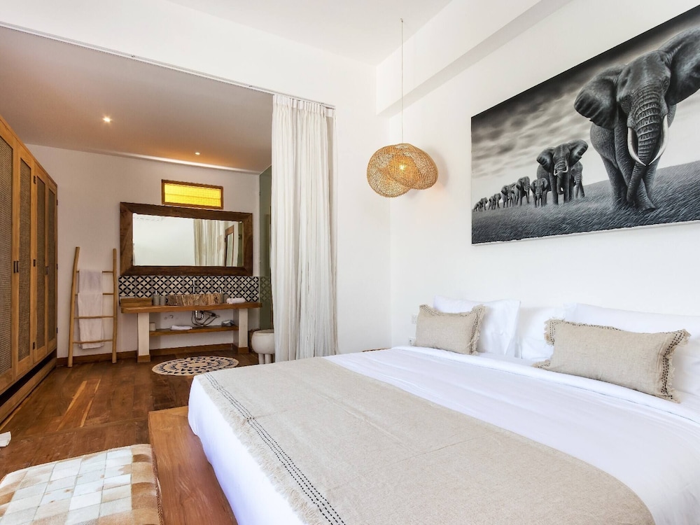 Villa Metisse by Villa Finder — 4-Star Luxury Hotel in Seminyak, Indonesia