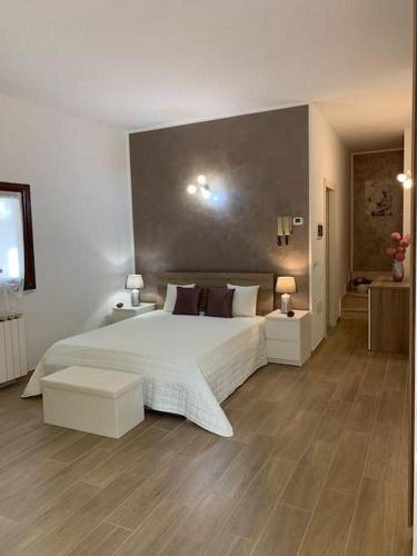 La Taverna dei Tre Micetti — 4-Star Luxury Hotel in Villafranca Di Verona, Italy