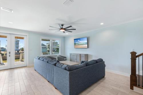 It s Fox O’Clock Somewhere with Private Pool in Gulf Shores, United States