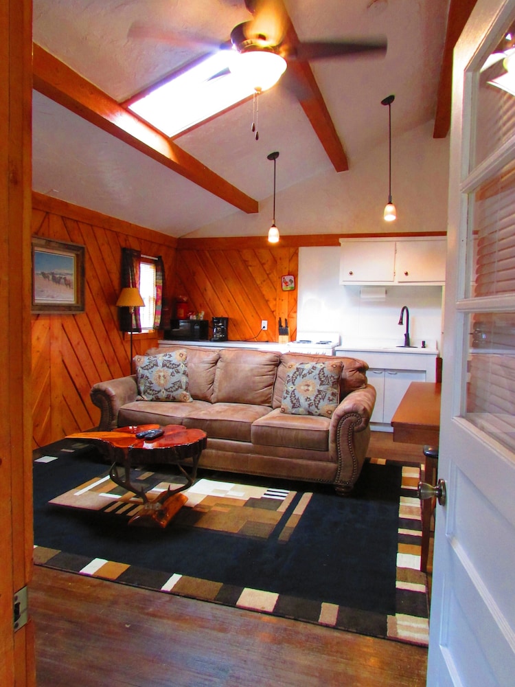 Chinook Winds Motel - photo 94