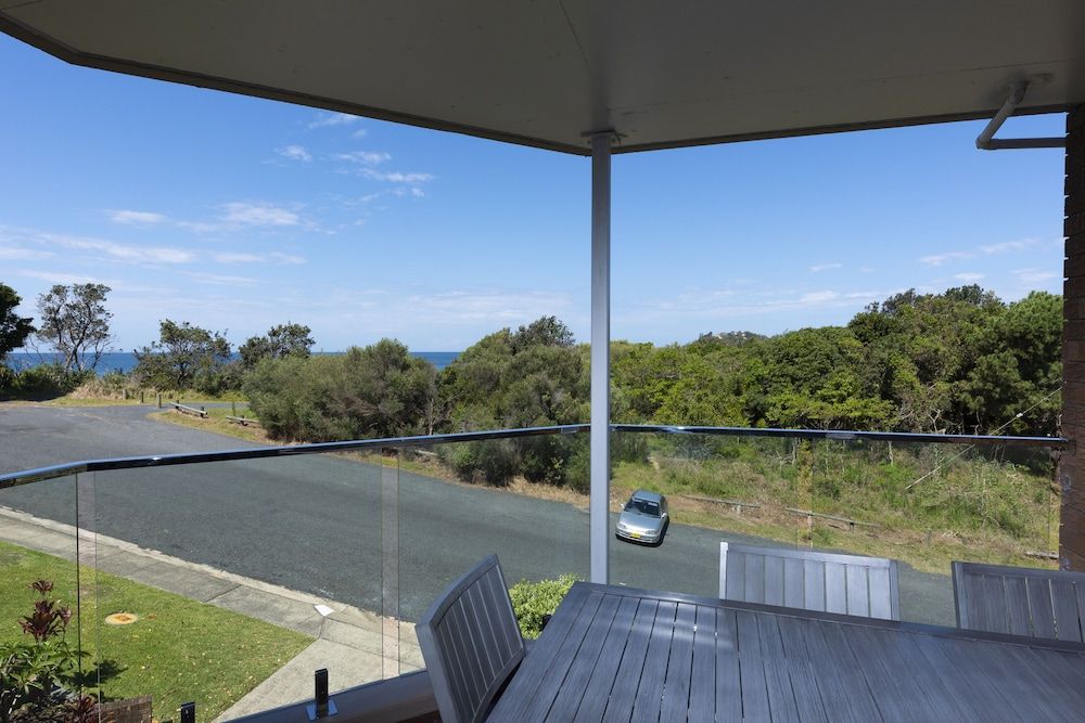 Oceancrest 10 linen not included — 4-Star Luxury Hotel in Forster, Australia