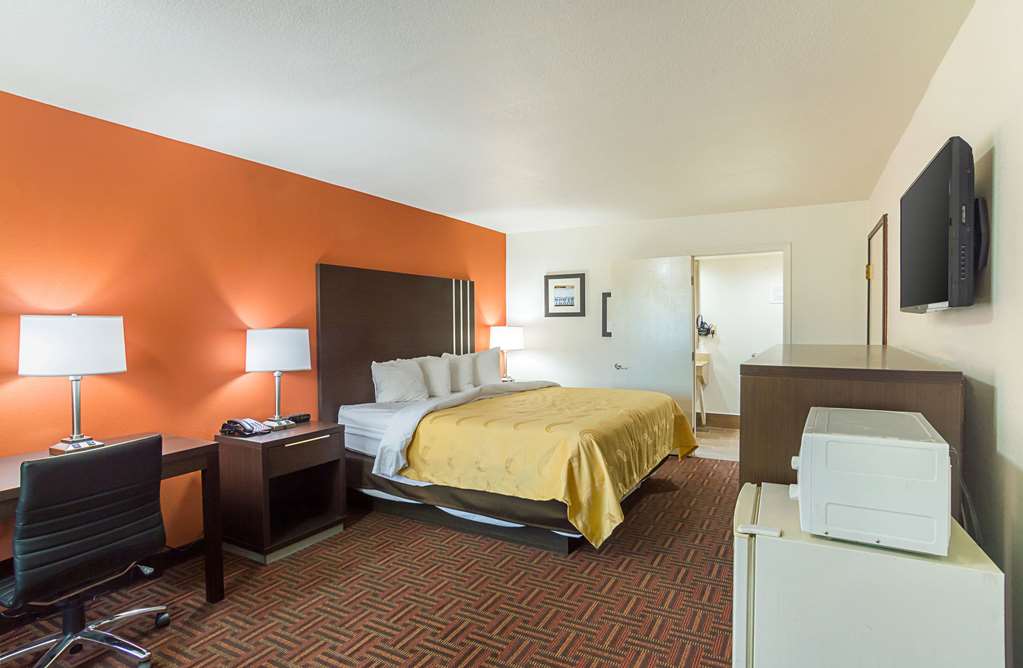 Quality Inn Amarillo East - photo 9
