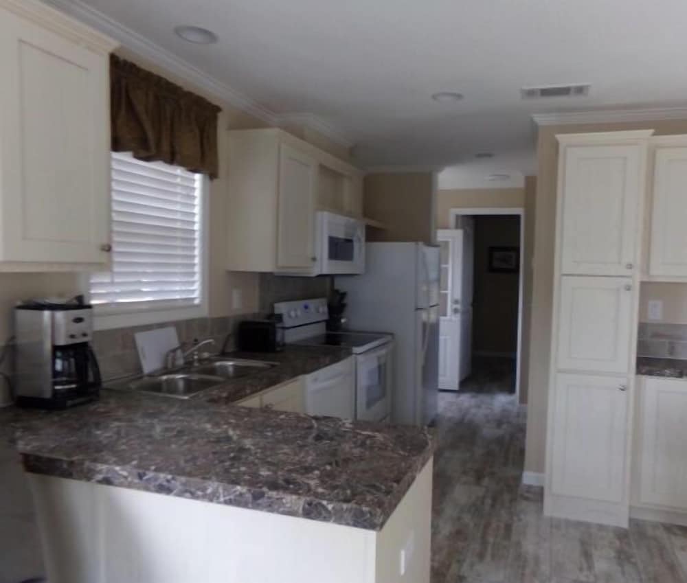 Southern Charm RV Resort - photo 6