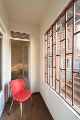 Vintage 2BR Apartment Managed By Wehost